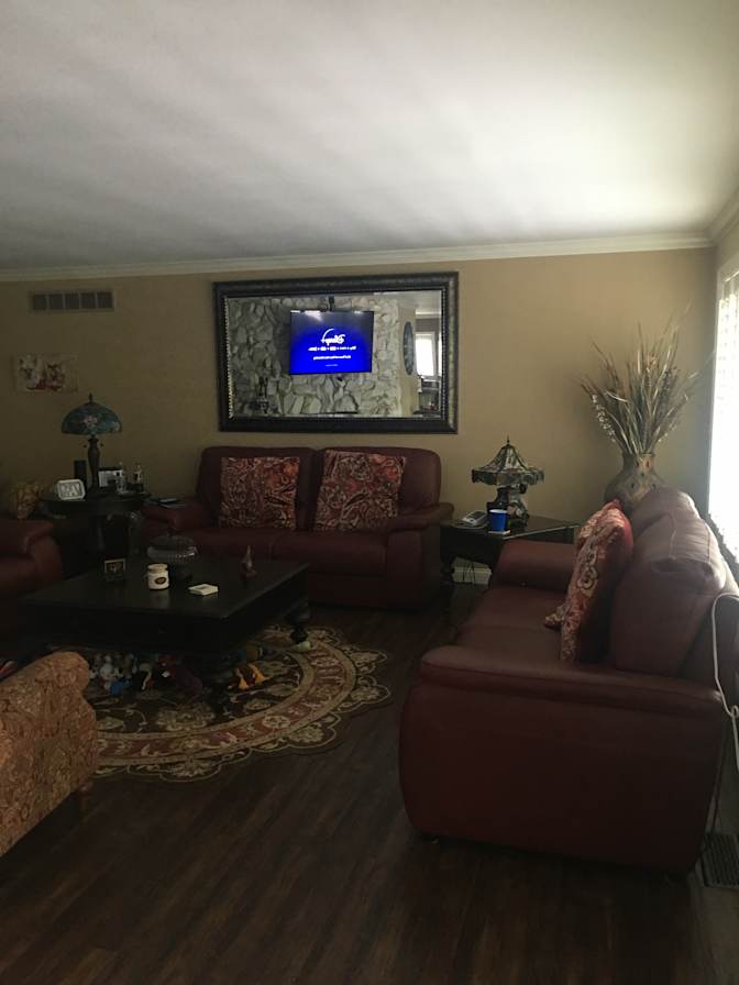 Lynda D's room