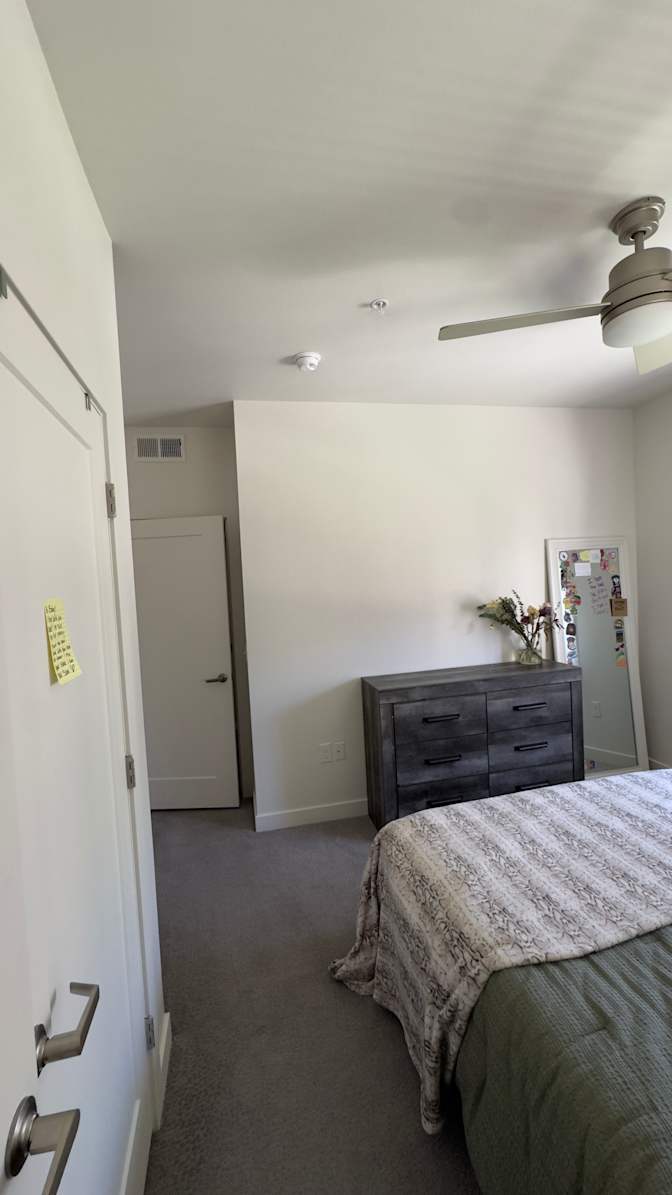 Airus's room