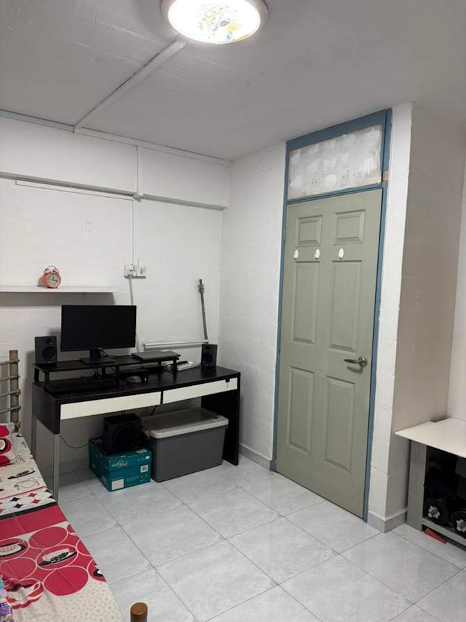 JOnathan's room