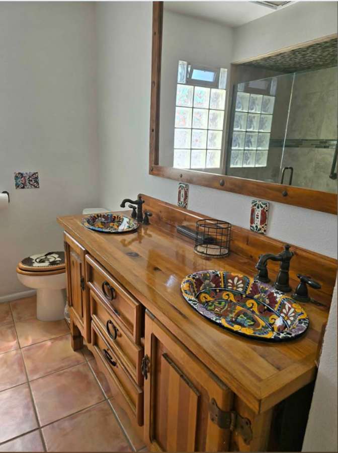 Jose's room