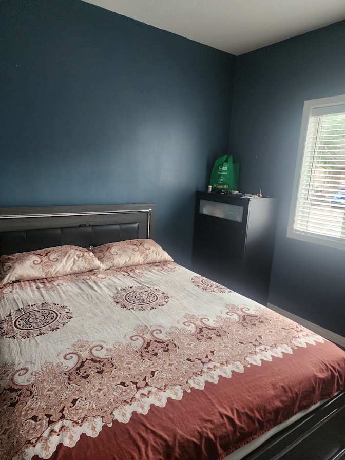 Pinky Sood's room