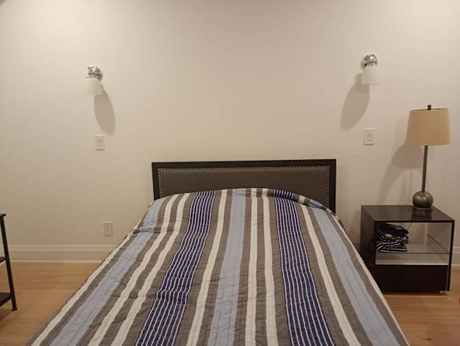 Lahnice Brereton's room