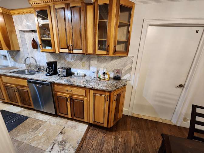 CL&C Property Management and Consulting's room