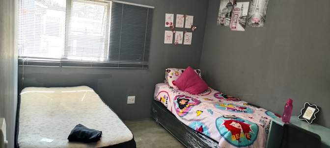 Abdurahgmaan's room