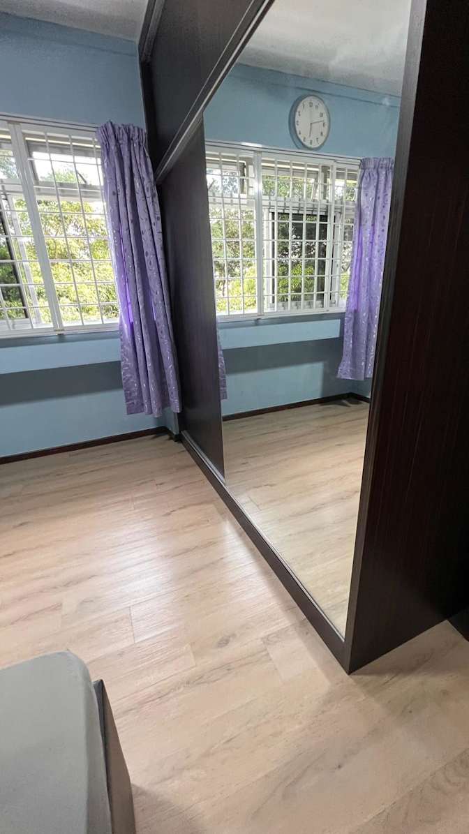 Viknes's room