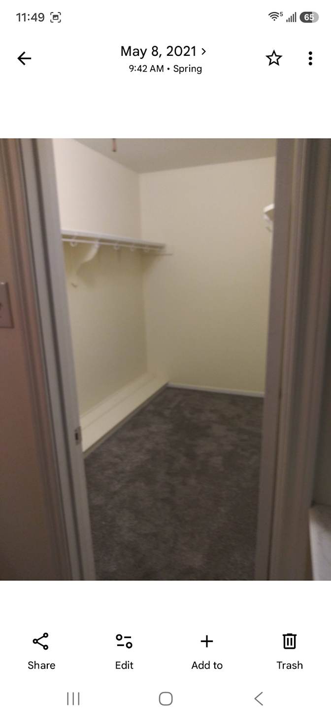 Professor Carlos's room