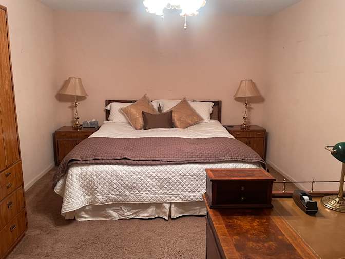 Cesar Alberto's room