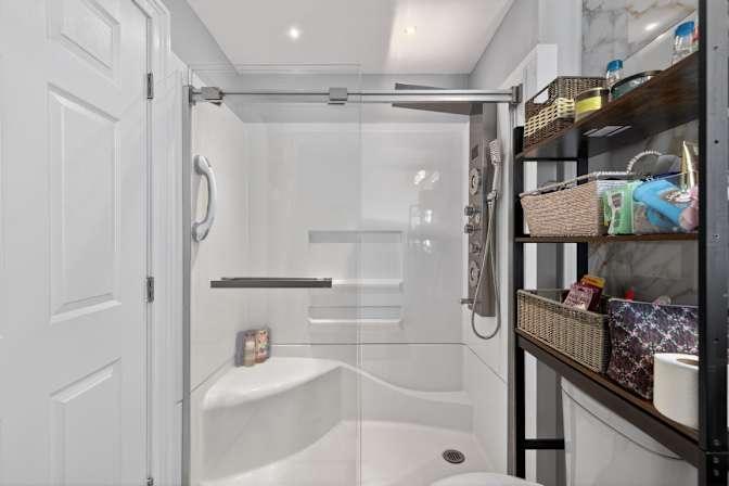 Alcove Rooms's room