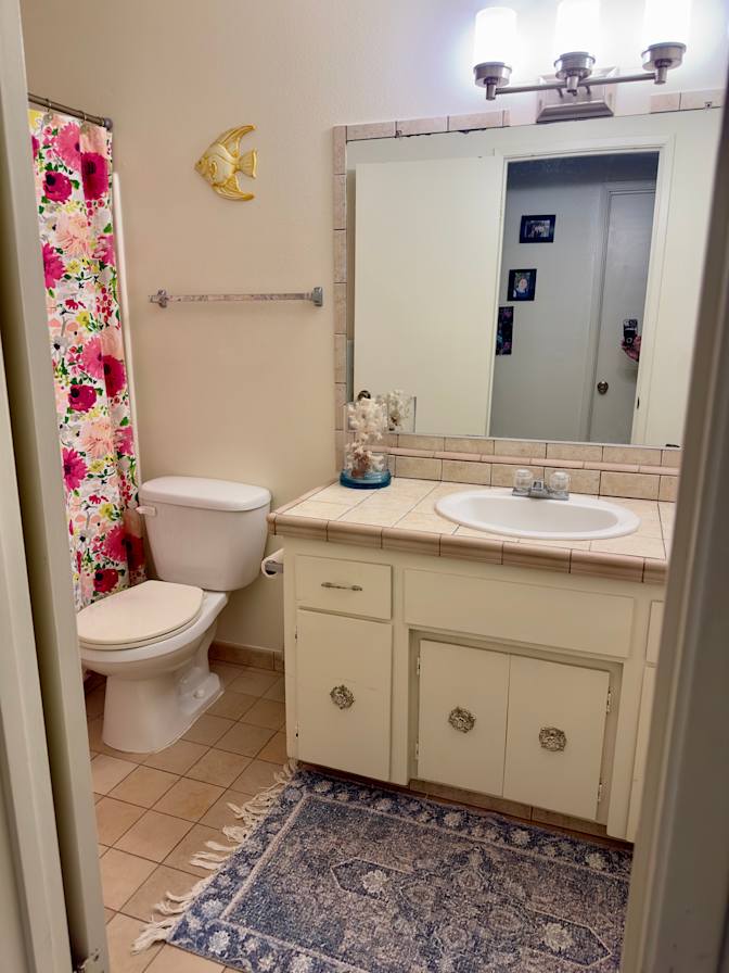 Liz's room