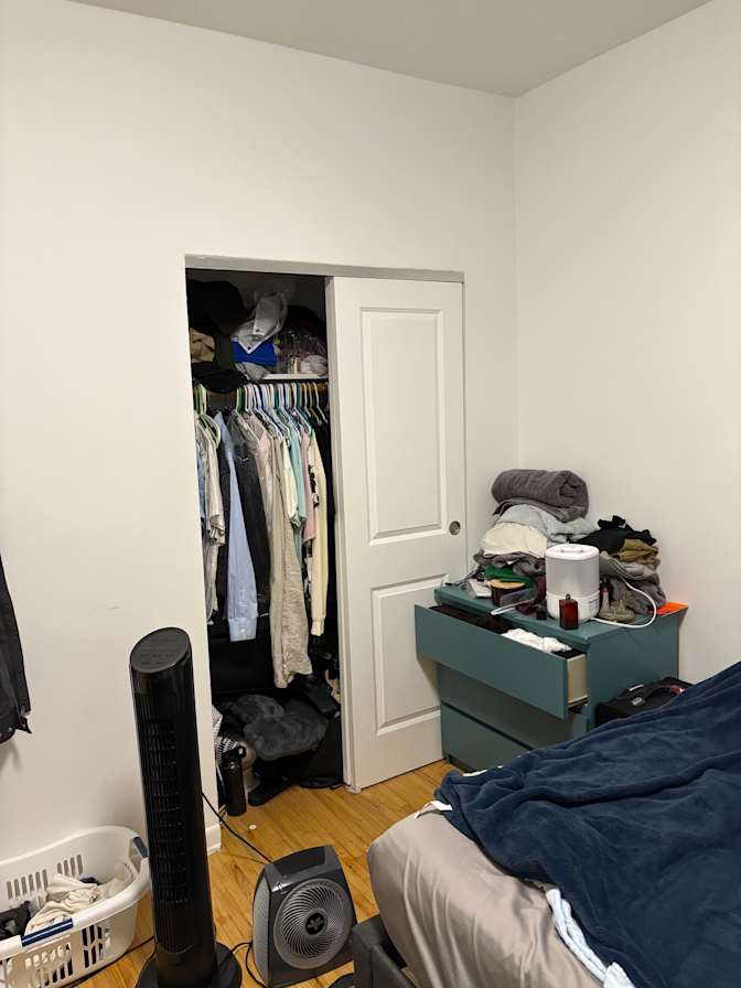 George Sheng's room