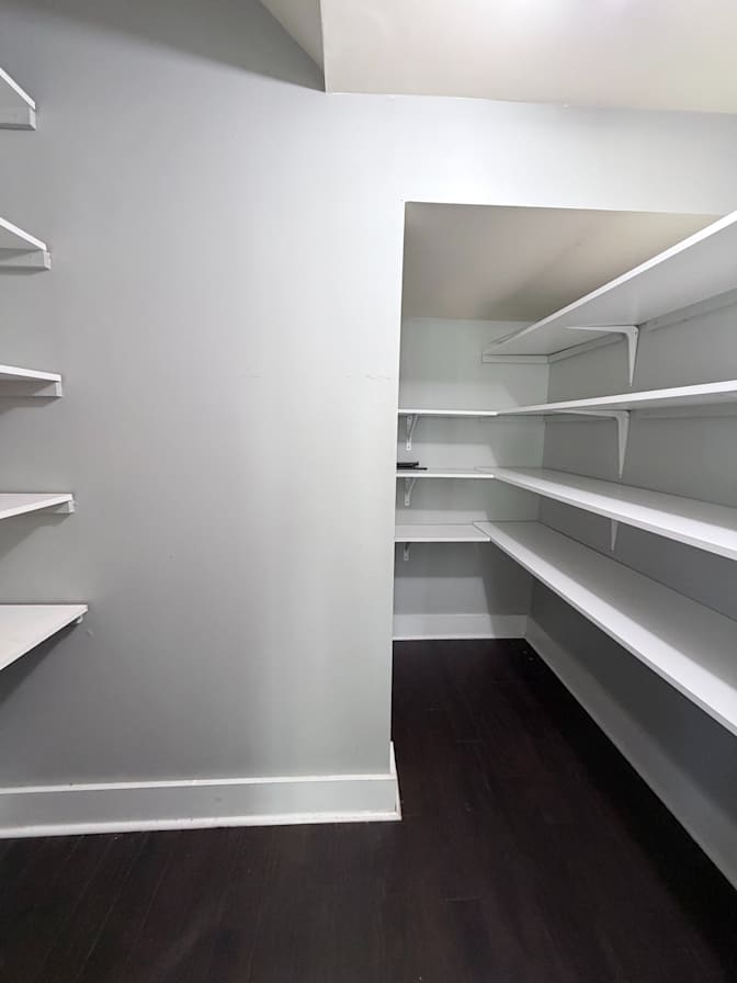 Alcove Rooms's room