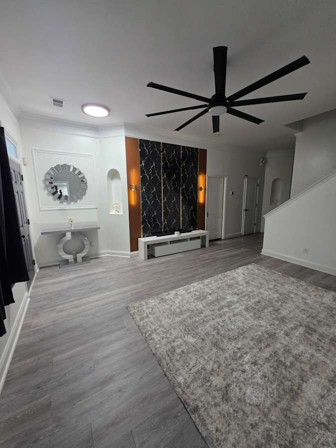 Francisco's room