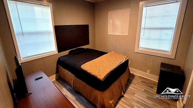 GBU Holdings Group's room