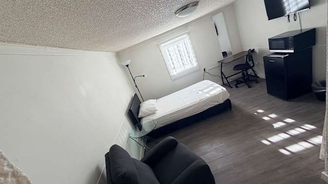 Sami's room