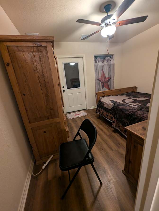 Carolyn Viscardi-Anderson's room