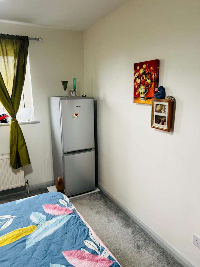 Shalem Dmonte's room