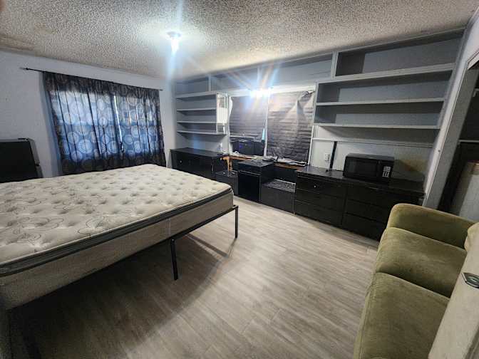 AL's room