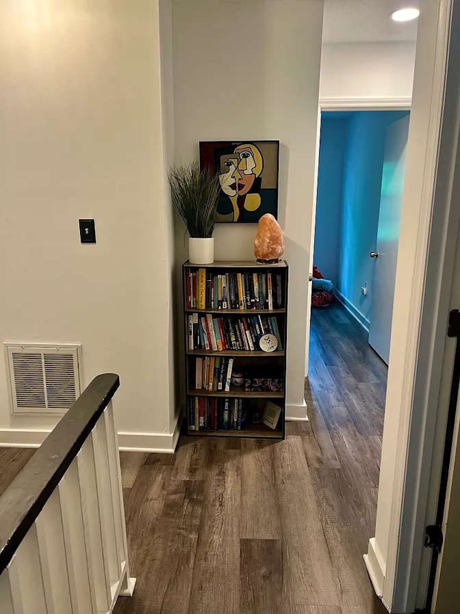 Alcove Rooms's room