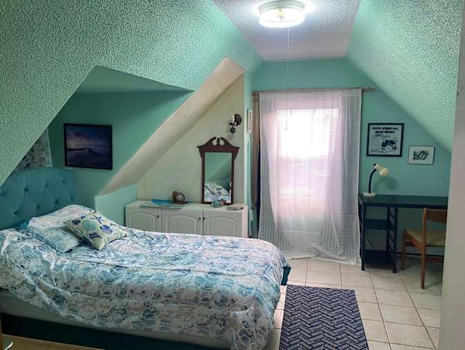 Donna's room