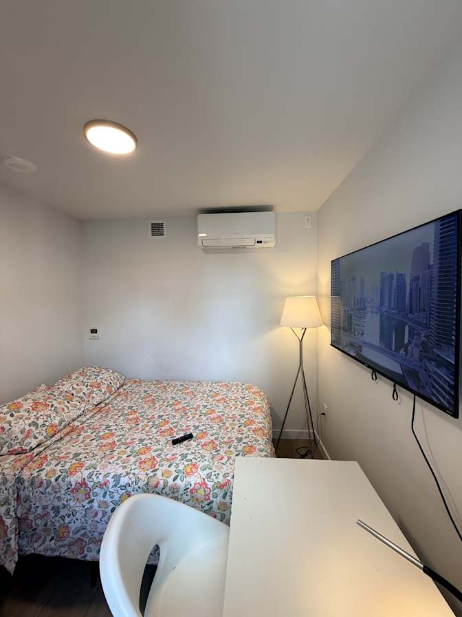 Oybek's room