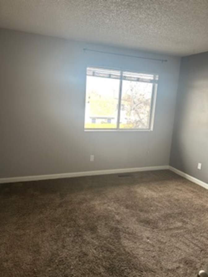 Leslie's room
