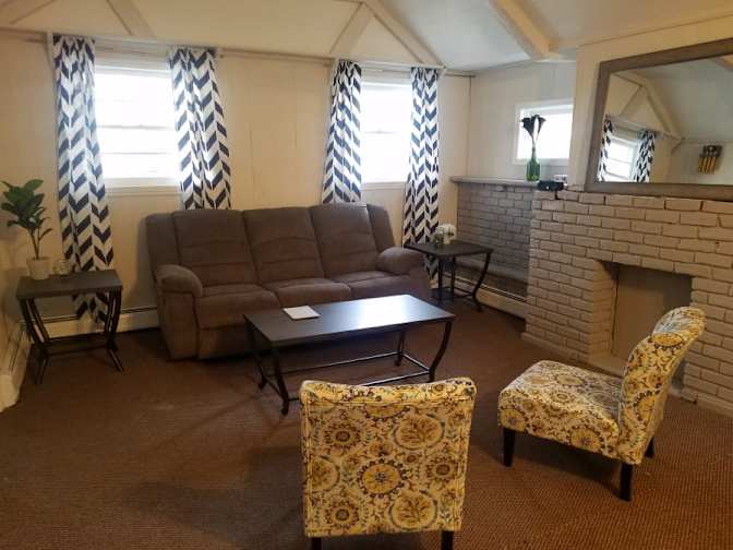 Montgomery St.'s room
