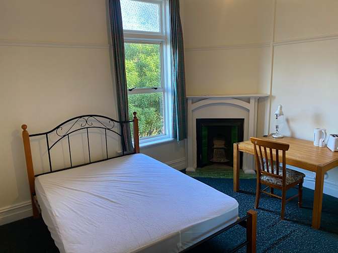 Queen Street Property's room