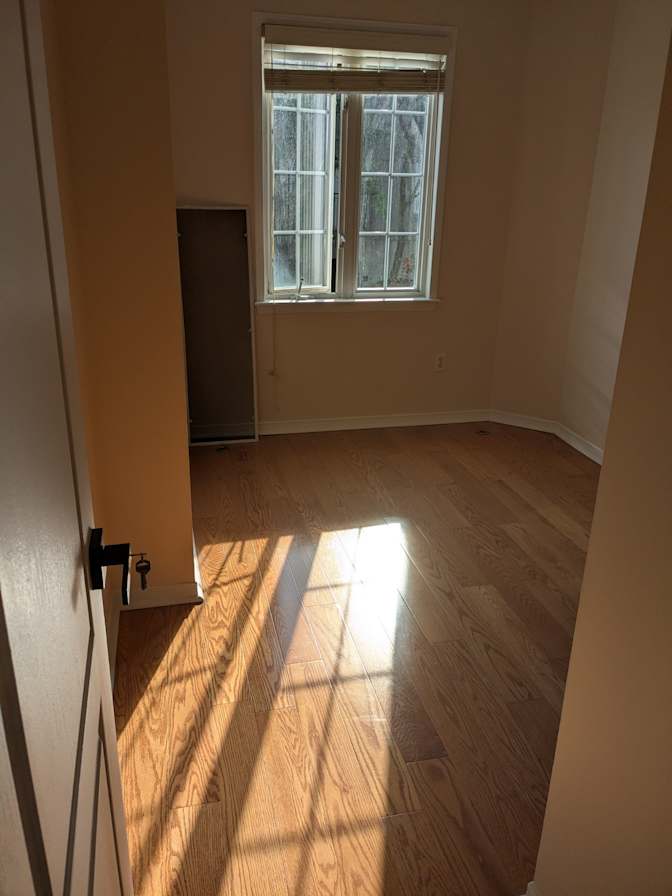 Thomas's room