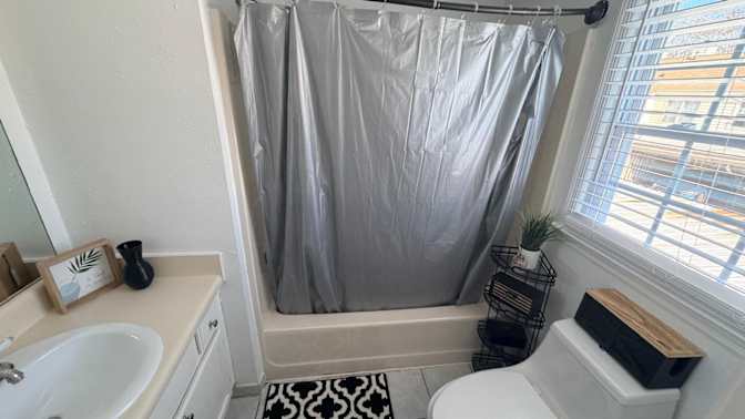 Alcove Rooms's room