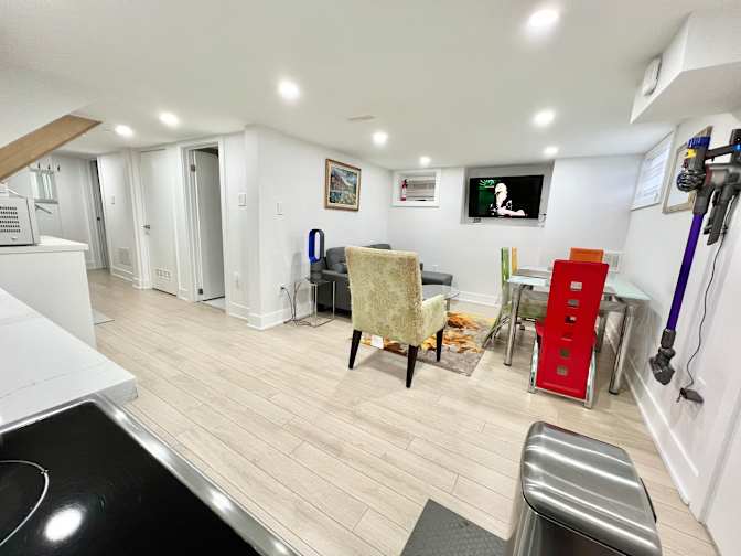 Mark Kay's room