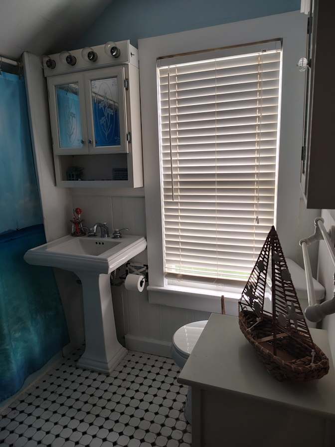 Melissa L Cox's room