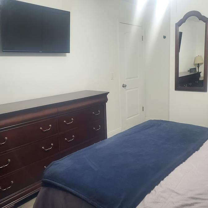 Jason Bryan, Realtor's room