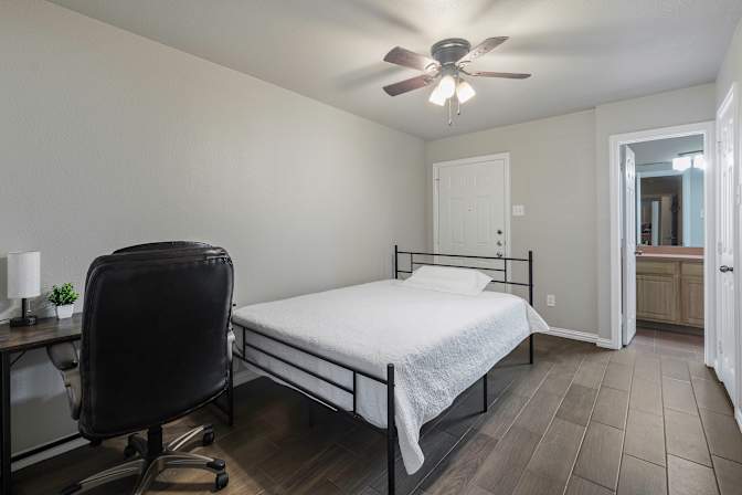 Sergio's room