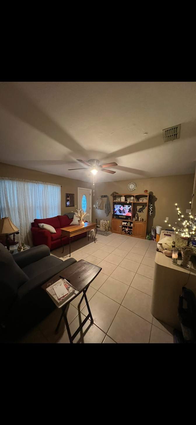 Joanne Mcmeekin's room