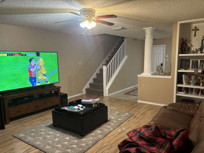 Saul's room