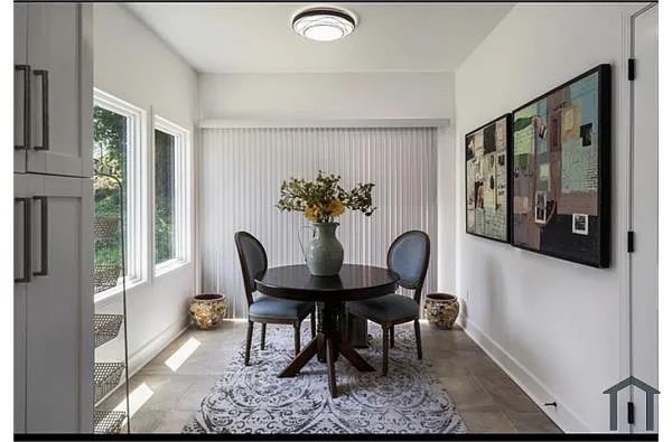 Alcove Rooms's room