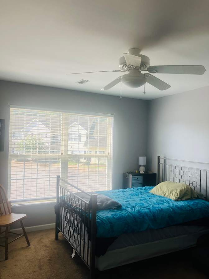 Enrique's room