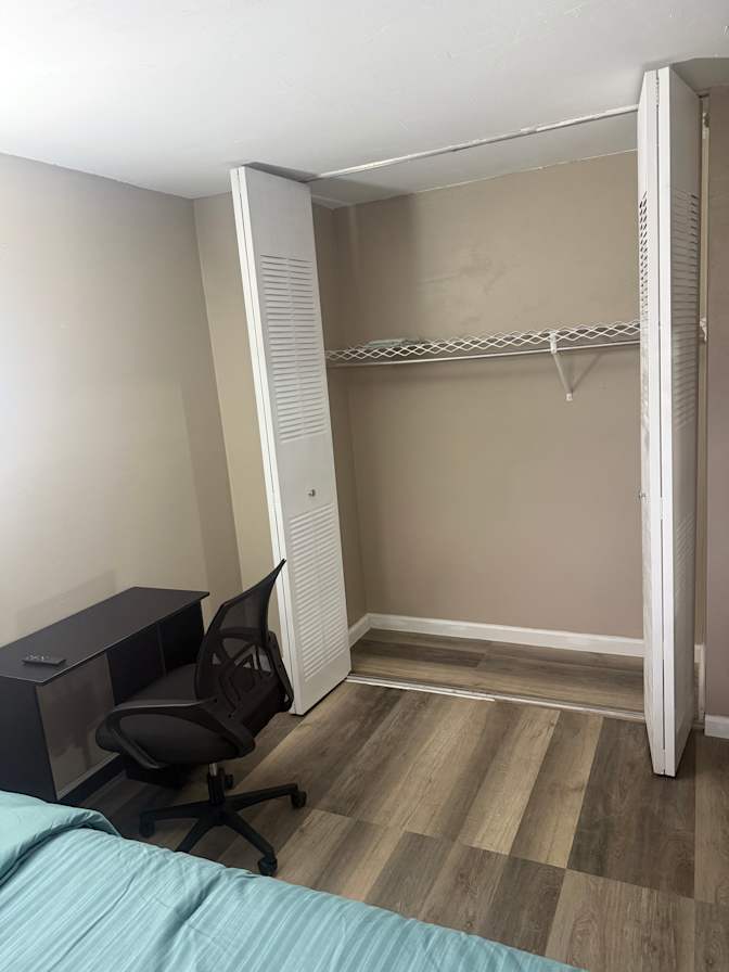 Thomas's room