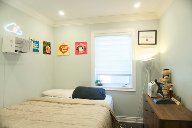 Isa's room
