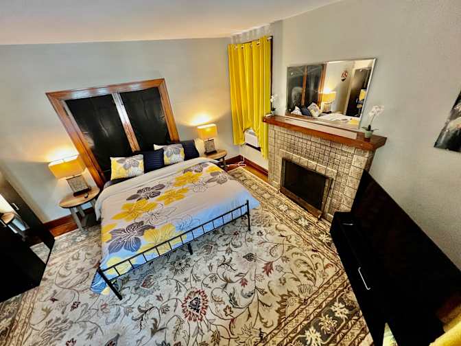 Cincy Furnished Stays's room