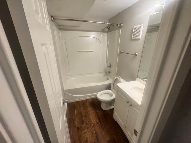 Alcove Rooms's room