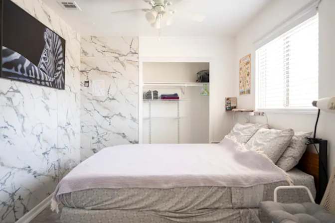 Sez's room