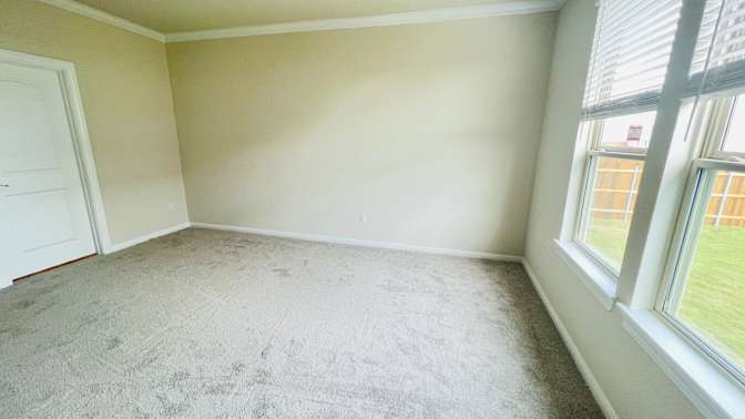 Alamiv's room