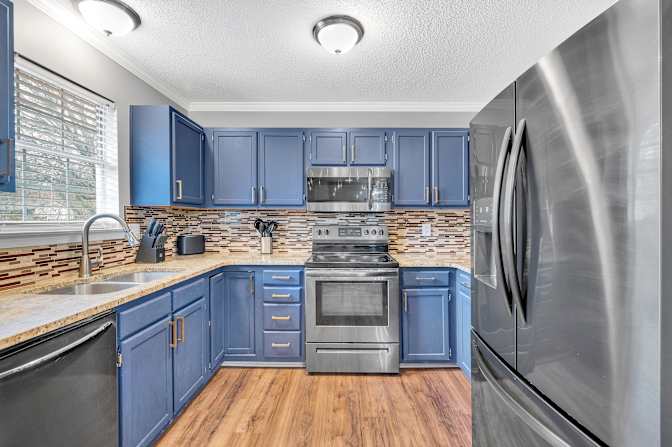 lifedoorrentals's room