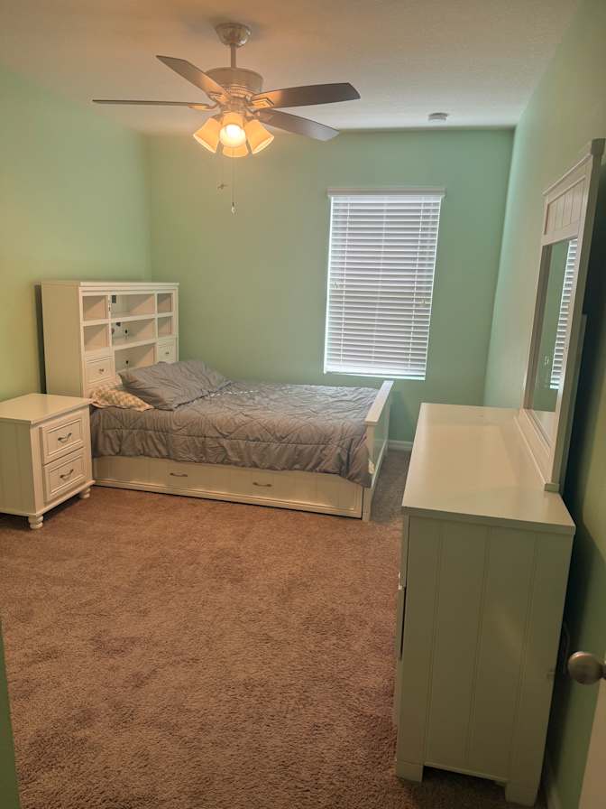 Yudbel's room