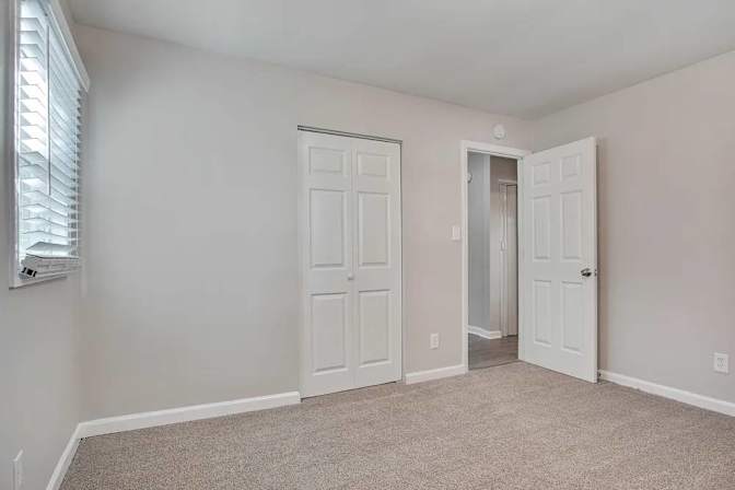 Luis's room