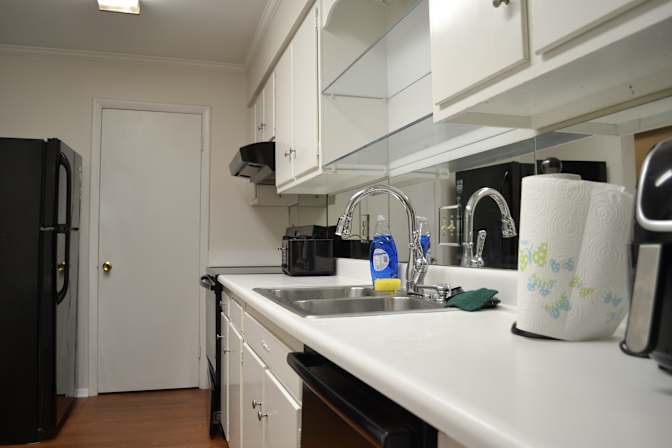 Alcove Rooms's room