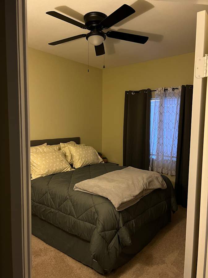 Mercedes's room