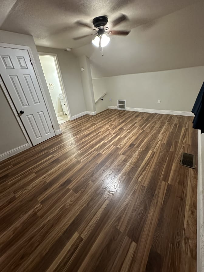 Luis's room