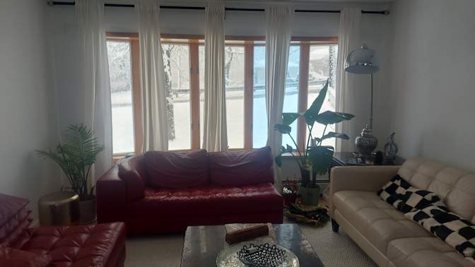 Westwood Poolhouse's room